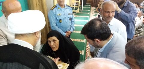 تصاویر/ تقدیر از ایثارگران و جانبازان بوشهری به مناسبت سوم خرداد در نمازجمعه امروز بوشهر