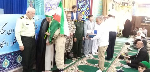 تصاویر/ تقدیر از ایثارگران و جانبازان بوشهری به مناسبت سوم خرداد در نمازجمعه امروز بوشهر