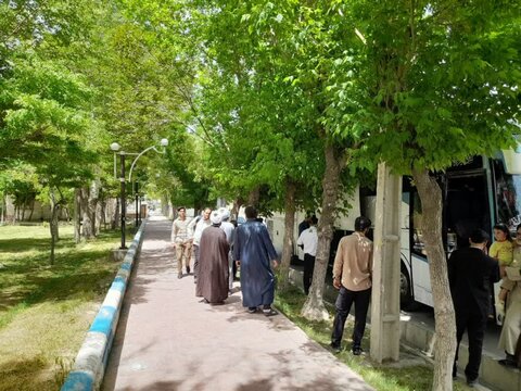 تصاویر/اعزام طلاب مدرسه علمیه امام صادق (ع) بیجار به حرم مطهر حضرت معصومه (س)