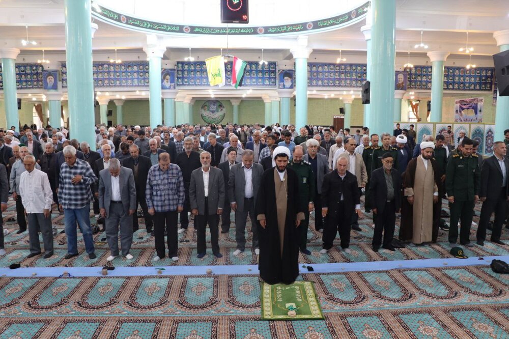 تصاویر/ اقامه نماز جمعه شهر تکاب