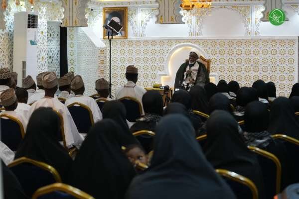 Sheikh Zakzaky meets with Qur’anic Reciters ahead of their graduation ceremony
