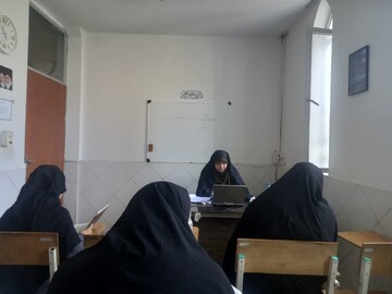 برگزاری نشست و مسابقه درباره جمعیت و اهمیت خانواده در مؤسسه قرآنی بشری در ساوه
