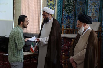 تصاویر / تجلیل از طلاب برتر مدرسه علمیه آیت الله آخوند(ره) همدان