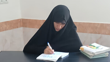 تلاش، توکل و توسل رمز موفقیت طلبه حاجی‌آبادی