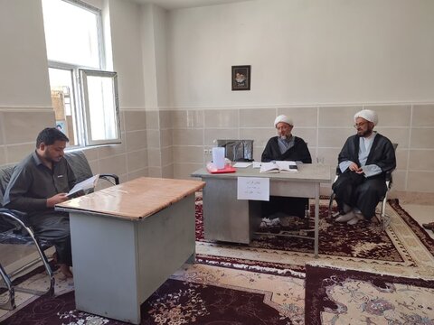 تصاویر/ برنامه پایش قرآنی طلاب مدرسه علمیه الغدیر نراق