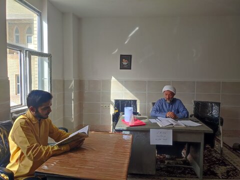 تصاویر/ برنامه پایش قرآنی طلاب مدرسه علمیه الغدیر نراق