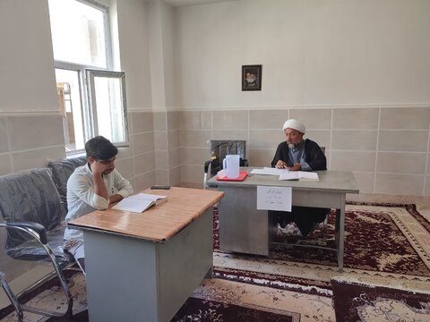 تصاویر/ برنامه پایش قرآنی طلاب مدرسه علمیه الغدیر نراق