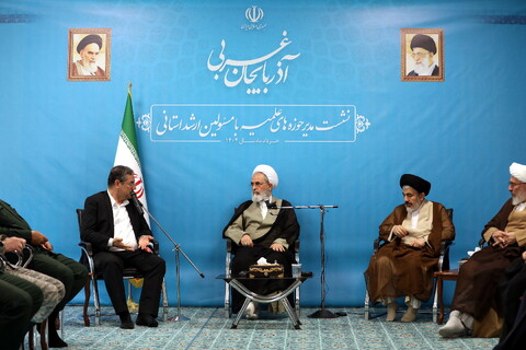 تصاویر / نشست مدیر حوزه های علمیه با مسئولین ارشد استان آذربایجان غربی