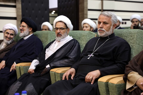 تصاویر/ نشست مدیر حوزه های علمیه با علمای ادیان و مذاهب استان آذربایجان غربی