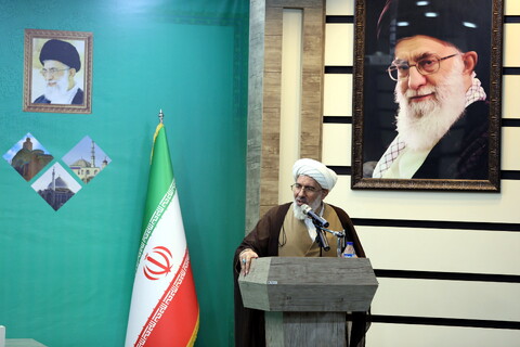 تصاویر/ نشست مدیر حوزه های علمیه با علمای ادیان و مذاهب استان آذربایجان غربی