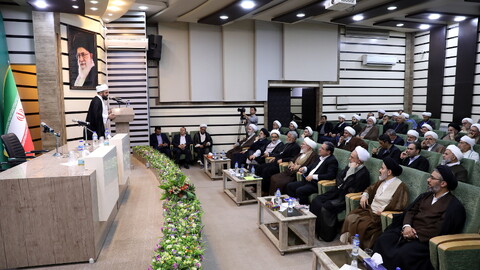 تصاویر/ نشست مدیر حوزه های علمیه با علمای ادیان و مذاهب استان آذربایجان غربی