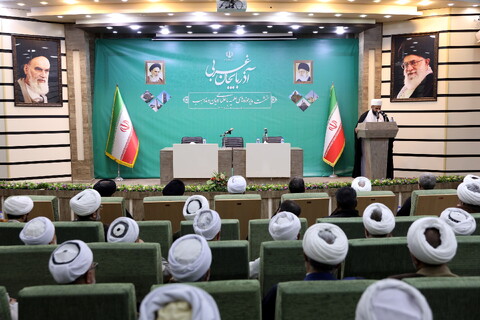 تصاویر/ نشست مدیر حوزه های علمیه با علمای ادیان و مذاهب استان آذربایجان غربی