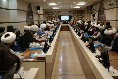 جلسه آموزشی اساتید مصاحبه داوطلبان ورودی