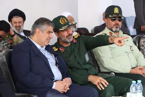 تصاویر/صبحگاه مشترک نیروهای مسلح استان مرکزی به مناسبت سالروز آزادسازی خرمشهر