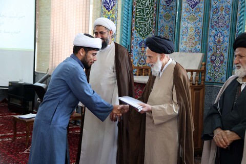 تقدیر از طلاب برتر همدان