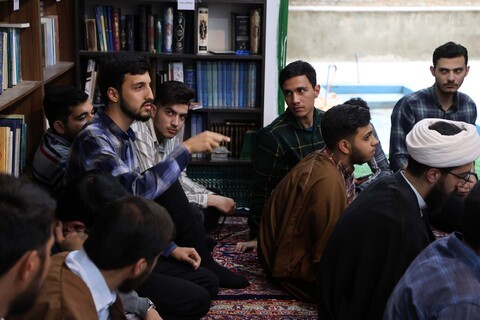 نشست طلاب مدرسه علمیه امام سجاد(ع)