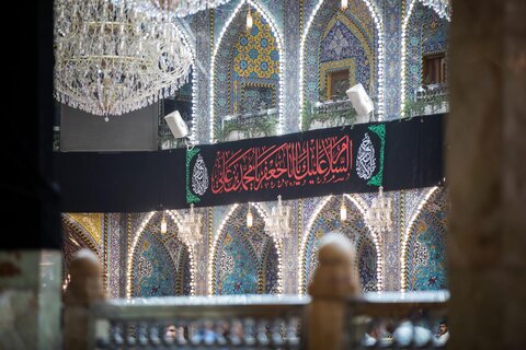 لافتات الحزن والأسى تكسو العتبة العباسية قبيل ذكرى شهادة جواد الأئمة (عليه السلام)