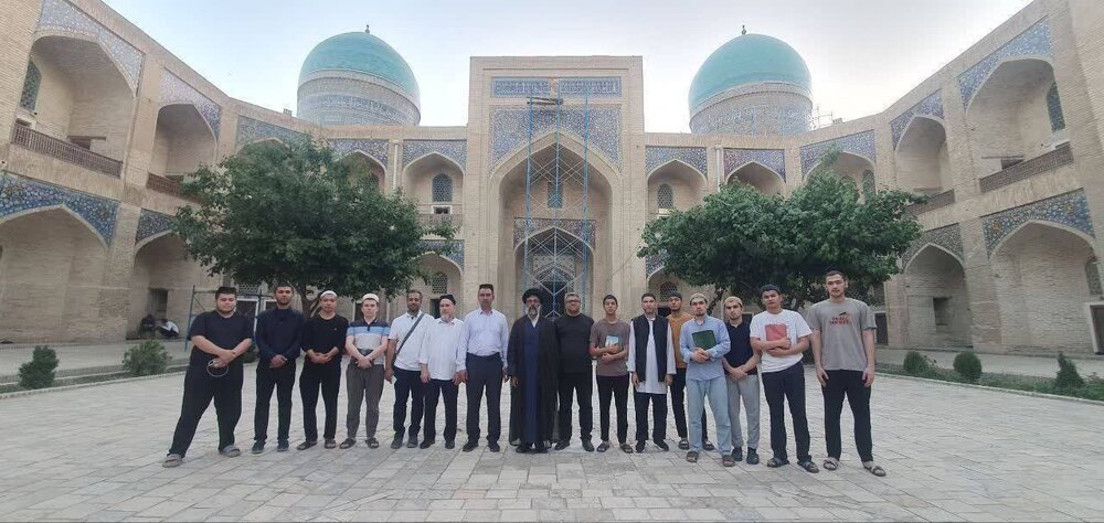 Female servants of Razavi and Alavi shrines confer on better services