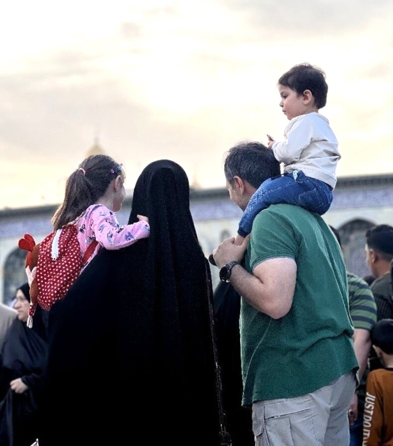 کدام رفتارهای عاطفی والدین، هویت جنسی فرزندان را به بحران میکشاند؟