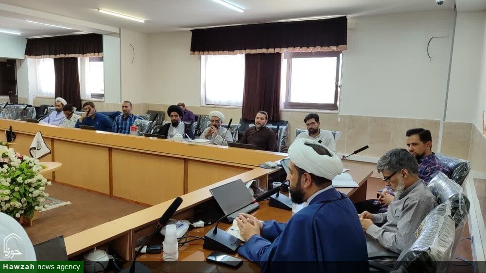 تسلط بر مهارت هایی مانند خط خوانا و خوشتحریر از ضروریات طلبه امروزی است