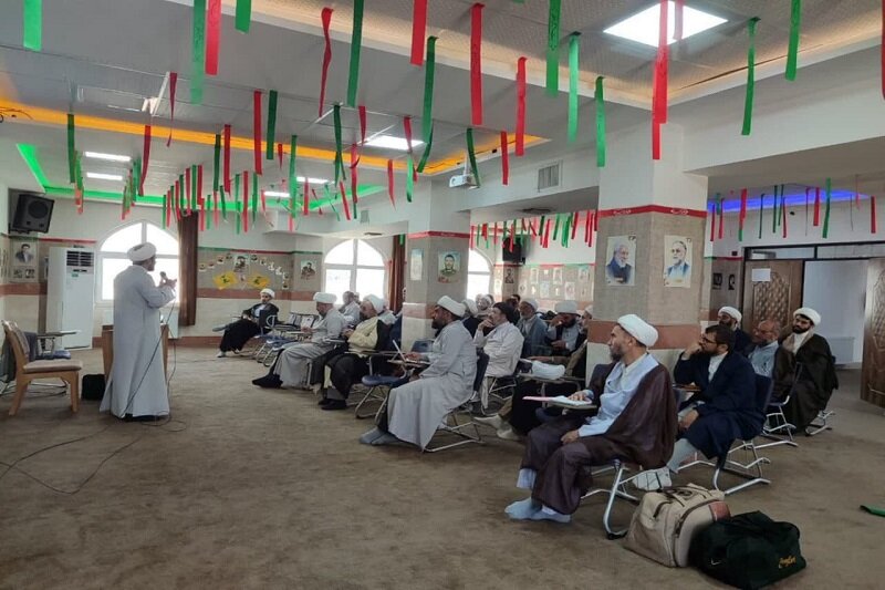 دوره تربیت مربی خانواده در حوزه‌ علمیه کرمانشاه برگزار شد+ تصاویر