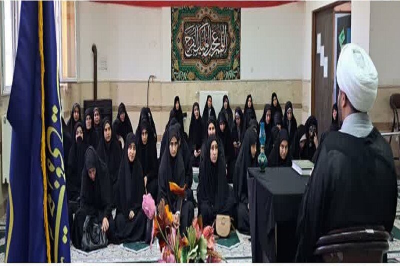 بررسی فرصتها و چالشهای تجارت الکترونیک و ارزهای دیجیتال در اسلامآباد غرب+ عکس