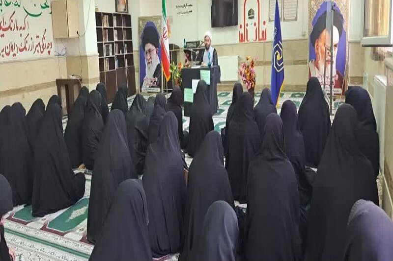 بررسی فرصتها و چالشهای تجارت الکترونیک و ارزهای دیجیتال در اسلامآباد غرب+ عکس