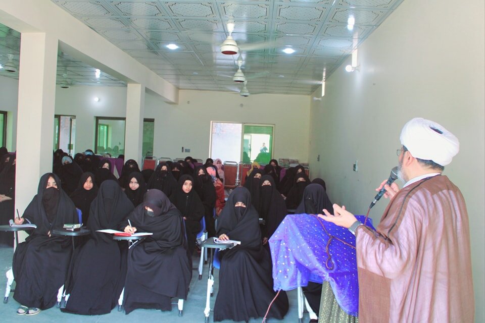 اس وقت دنیا کے تمام شعبوں میں خواتین کا کردار ایک خاص مقام اور اہمیت کا حامل ہے