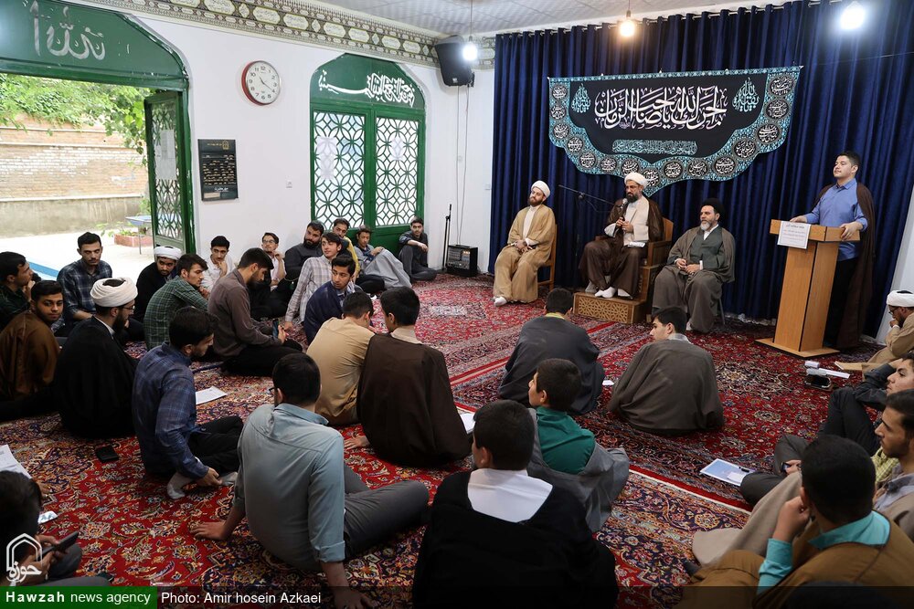 تصاویر / نشست امام جمعه همدان با طلاب مدرسه علمیه امام سجاد(ع)
