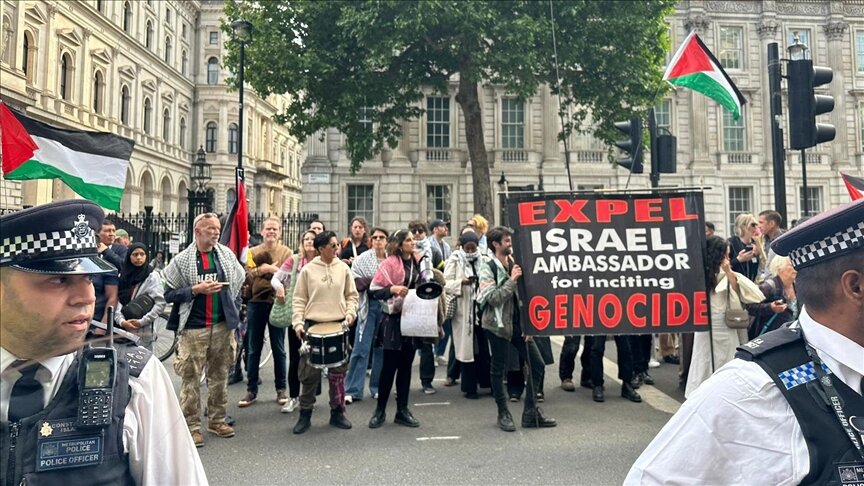 Thousands rally outside Downing Street demanding end to UK arms sales to Israel