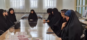 تصاویر/ نشست هم اندیشی مبلغین طرح امین در مدرسه علمیه الزهرا(س)اراک