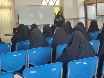 تصاویر/ نشست تخصصی تأثیرات فرزندآوری بر سلامت مادر در مدرسه علمیه تخصصی فاطمیه کرمان