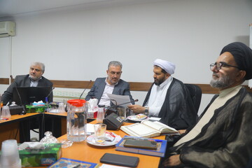 تصاویر / جلسه بهینه سازی مصرف انرژی و بررسی راهکارهای رفع ناترازی برق در حوزه علمیه قم