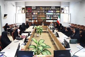 تصاویر/ جلسه فعالین مردمی عرصه جوانی جمعیت در زنجان