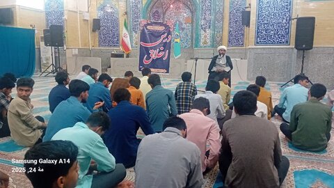 تصاویر/ درس اخلاق طلاب مدرسه علمیه مولود کعبه (ع)