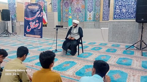 تصاویر/ درس اخلاق طلاب مدرسه علمیه مولود کعبه (ع)