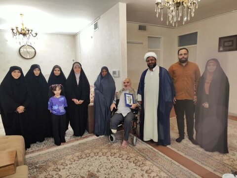 تصاویر /تجلیل از پیرمجاهدان دفاع مقدس توسط طلاب مدرسه علمیه الزهرا (س) اراک