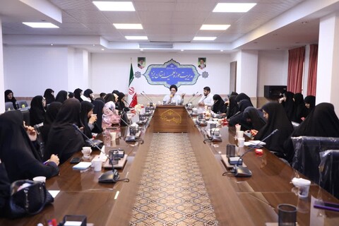 برگزاری نشست آموزشی مبلغات امین حوزه علمیه استان یزد با موضوع آشنایی با قوانین کیفری