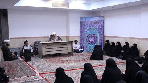 برگزاری نشست آموزشی مبلغات امین حوزه علمیه استان یزد با موضوع آشنایی با قوانین کیفری