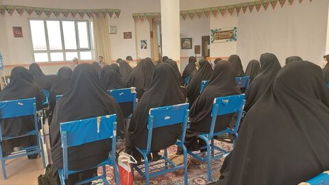 تصاویر/ نشست جهاد تبیین در مدرسه علمیه فاطمیه نقده