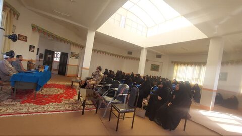 تصاویر/ نشست جهاد تبیین در مدرسه علمیه فاطمیه نقده