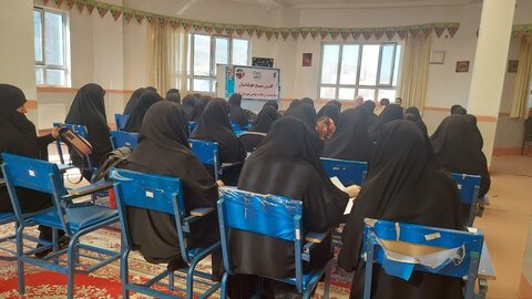 تصاویر/ نشست جهاد تبیین در مدرسه علمیه فاطمیه نقده