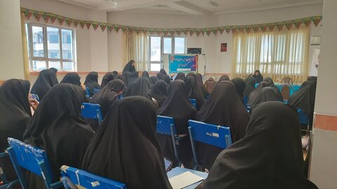 تصاویر/ نشست جهاد تبیین در مدرسه علمیه فاطمیه نقده