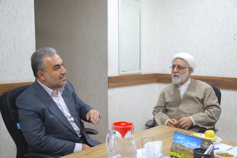 دیدار فرماندار قم با حجت الاسلام والمسلمین ملکی قائم مقام مدیر حوزه علمیه قم