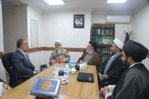 دیدار فرماندار قم با حجت الاسلام والمسلمین ملکی قائم مقام مدیر حوزه علمیه قم