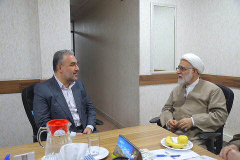 دیدار فرماندار قم با حجت الاسلام والمسلمین ملکی قائم مقام مدیر حوزه علمیه قم