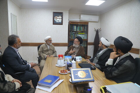 دیدار فرماندار قم با حجت الاسلام والمسلمین ملکی قائم مقام مدیر حوزه علمیه قم