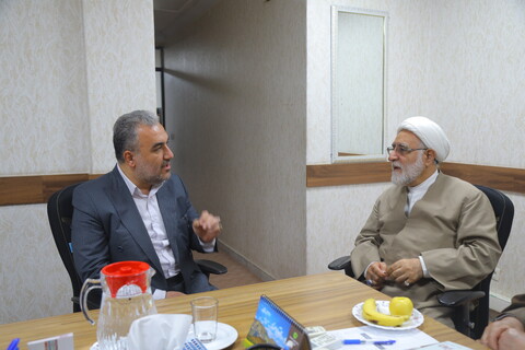 دیدار فرماندار قم با حجت الاسلام والمسلمین ملکی قائم مقام مدیر حوزه علمیه قم