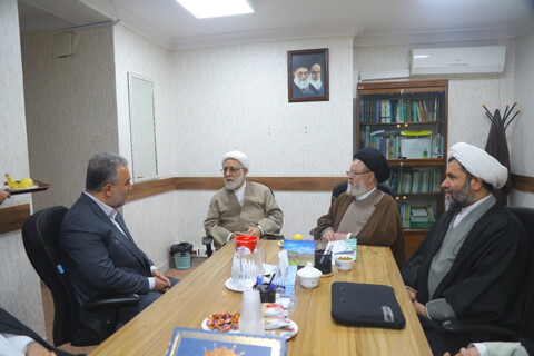 دیدار فرماندار قم با حجت الاسلام والمسلمین ملکی قائم مقام مدیر حوزه علمیه قم
