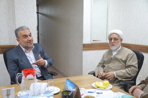 دیدار فرماندار قم با حجت الاسلام والمسلمین ملکی قائم مقام مدیر حوزه علمیه قم